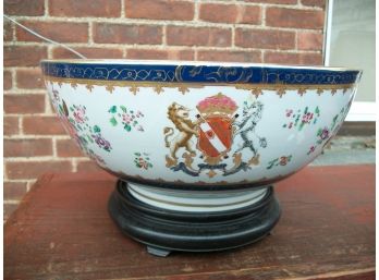 Very Early Antique Porcelain Bowl W/ Shields & Crests - Unsigned Piece