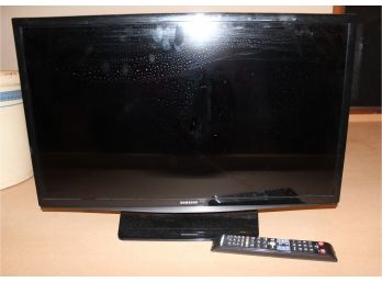 28' Samsung LED Color Television W/Stand & Remote