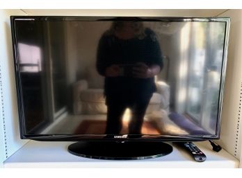 Samsung 32' TV Model: UN32EH5300F