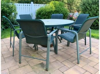 Round Outdoor Table, 6 Chairs & Umbrella