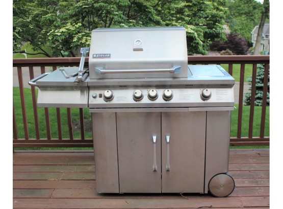JENN-AIR 45,000 BTU 3 Burner Stainless Steel Outdoor Gas Grill Model 720-0336 W/Cover