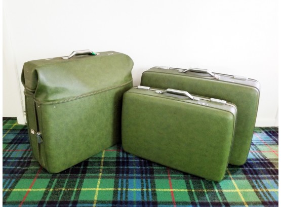 Vintage Tiara Brand 3 Piece Travel Suitcases