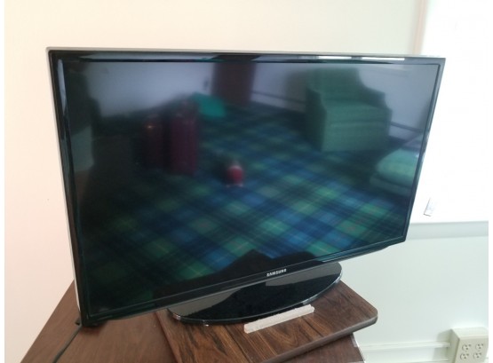 Samsung 32in EH5300 LED Smart TV (1 Of 2)