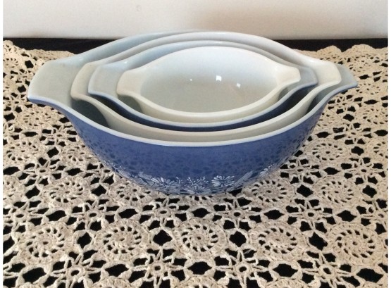 Beautiful Vintage Blue And White PYREX Nesting Bowls