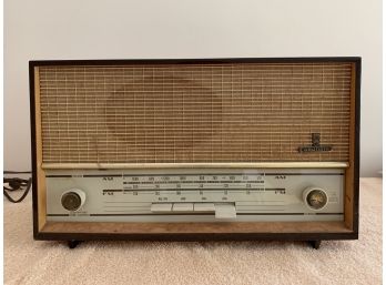 Mid Century Tube Radio By Grundig, Model 101U