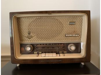 Vintage Grundig Short Wave Radio Model 2028H, In Working Condition