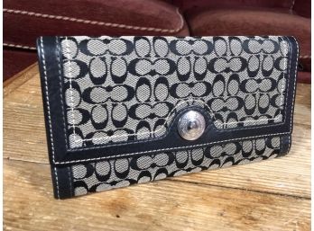 Beautiful Authentic COACH 'CC' Wallet - Leather Lined - High Quailty
