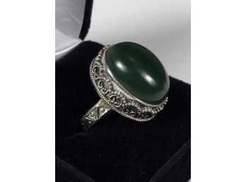 Lovely Vintage Sterling Silver / 925 Ring W/Jade - Beautiful Ornate Setting W/Gift Box