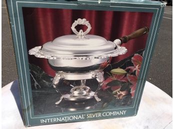 BRAND NEW UNUSED - International Silver Plate - Chafing Dish 'Lauren' - BEAUTIFUL !