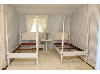 Pair Of Hathaway's Painted White Wood Four Poster Twin Beds + Table And Lamp