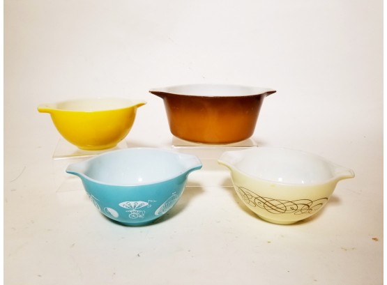 Pyrex Cinderella Bowls And Round Casserole - Balloons And Scroll Patterns