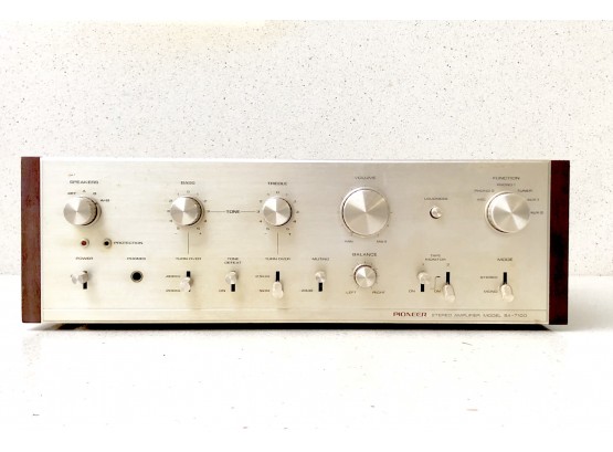 Vintage Pioneer Stereo Amplifier Model Sa-7100
