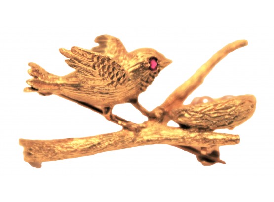Beautiful Vintage 18K Yellow Gold, Ruby Eye & Seed Pearls Bird On Branch W/Nest Brooch