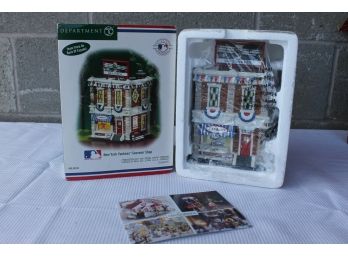 Department 56 N.Y. Yankees Souvenir Shop Christmas In The City Series In Box