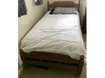 Nice Wooden Twin Bed ( 1 Of 2)