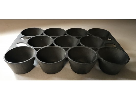 Vintage Cast Iron Griswold #10 Muffin Pan
