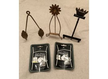 Selecrtion Of Ornate Plate Stands And Hangers
