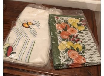 2 Bags Of Brand New Kitchen Linens