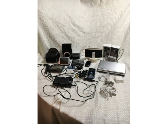 Large Lot Of Electronics