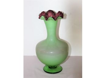 Very Pretty Vintage Murano(?) Ruffled Edge Mint Green & Pink 12.25' Flower Vase