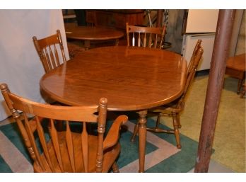Vintage Maple Kitchen Dining Table W/Four Chairs & Two Leaves