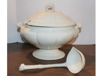 Beautiful Vintage Red Cliff White Porcelain Very Heavy Soup Tureen W/Ladle