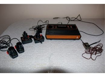 Working 1977 Atari 2600 Video Game Console With 2 Controllers And 2 Tennis Remotes