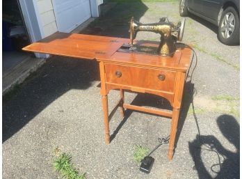 Working Vintage Singer Sewing Machine