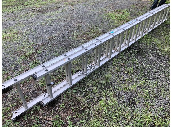 Werner 28' Extension Ladder (D1528-2)made In The USA