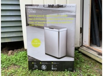 Motion Sensor Trash Can With Liner - New In Box