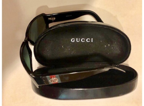 Authentic Gucci Sunglasses ~ Gucci Case ~