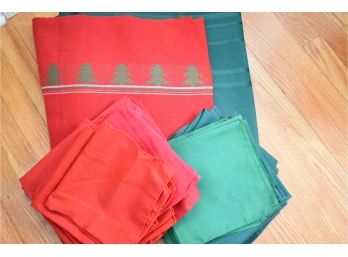 Holiday Tablecloths And Cloth Napkins - Long Rectangle