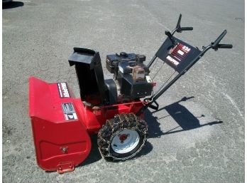 8 HP SNAPPER Snow Blower - Model 8245 - Runs Perfect - STARTS ONE PULL !
