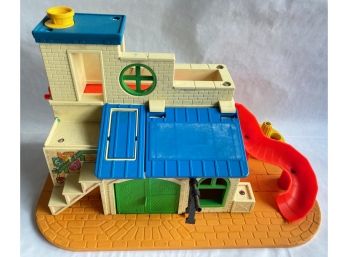 Vintage Fisher Price Sesame Street Clubhouse 937, 1970s