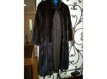 Stunning Blackglama Long Mink Coat - Very Nice Condition !