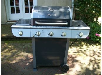 Almost New Gas Grill / BBQ-PRO Grill With 2 Side Burners - Great Lot !