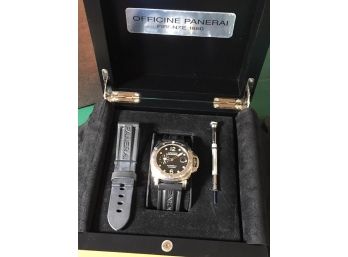 STUNNING Mens Automatic PANERAI Luminor Submersible  Watch - Box /Papers / Accessories