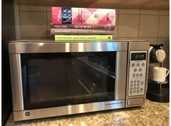 GE Microwave And Cookbooks