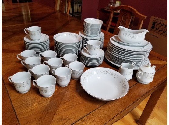 Vintage Carlton 'Andover' Porcelain Service For 12 Dinnerware