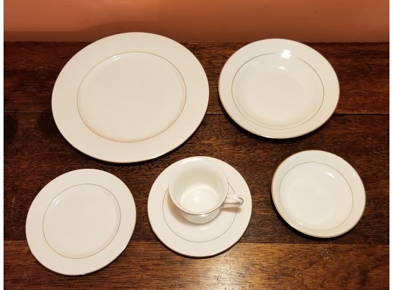 China Pearl 'Elegant' 6 Pieces Place Settings For 8