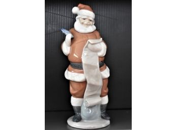 Lladro 'Santas List' Figurine No 06657