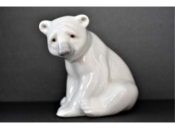 Lladro 'Osito Sentando Blanco' Figurine No 1.209