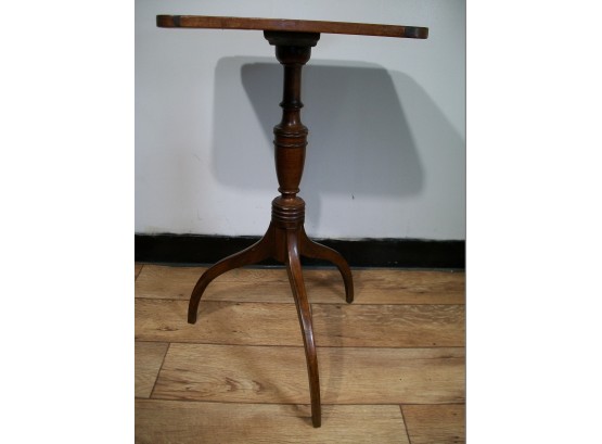 Early American Candle Stand - 1820's / 1830's - Curly Maple ? NICE STAND !