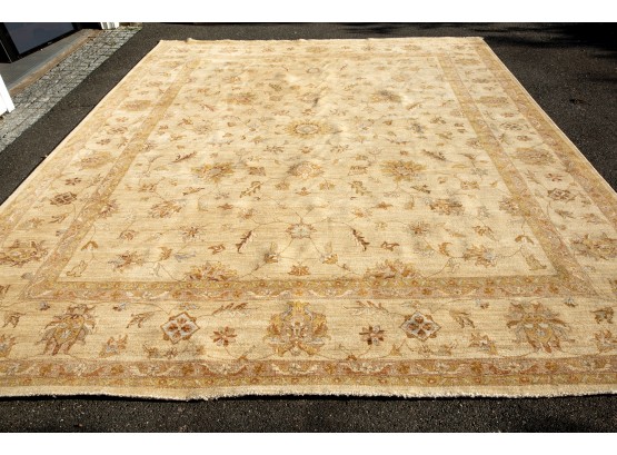 Fine Quality Hand Knotted Area Rug (15' X 12'2')