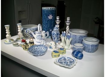 Fabulous HUGE LOT Blue & White China / Porcelain 'Grab Bag'  Lot 25+ Pieces - GREAT LOT !  MUST SEE !