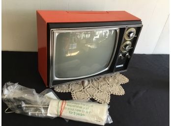 Vintage Orange TV 19'