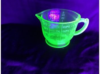 Vintage Uranium Green Glass Measuring Cup