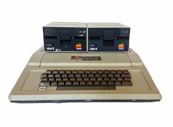 Vintage Apple II Computer