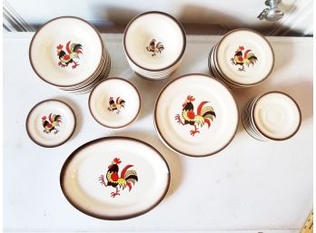 Large Vintage Red Rooster Poppytrail By Metlox Dinner Service
