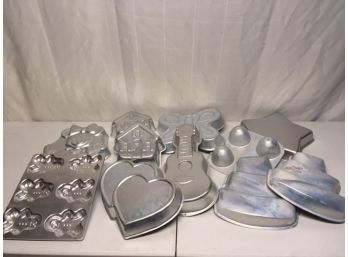 Calling All Bakers! HUGE Wilton Lot!